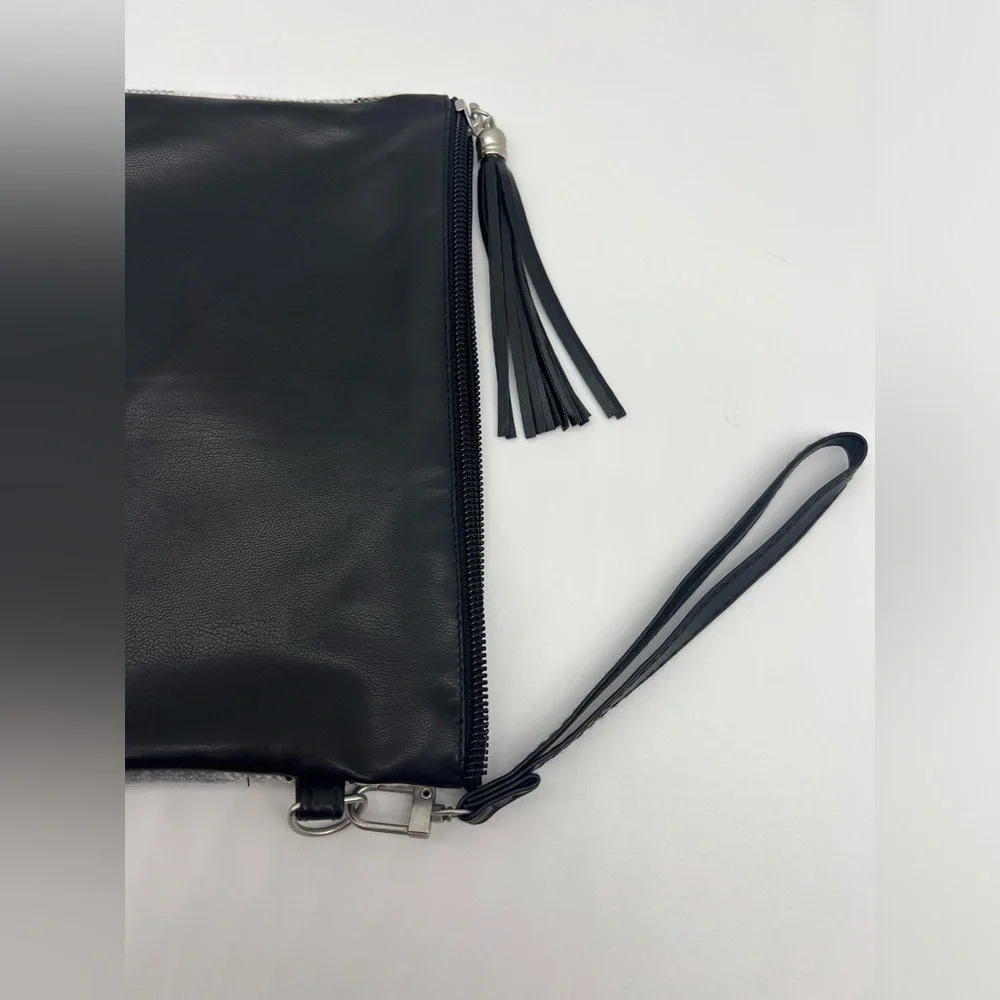 Cosmetic bag plaid with wristlet strap and tassel